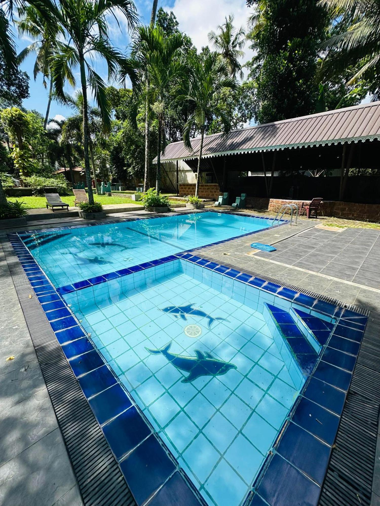 Lanka Bangla Inn Villas Restaurant & Travels Katunayaka Exterior foto