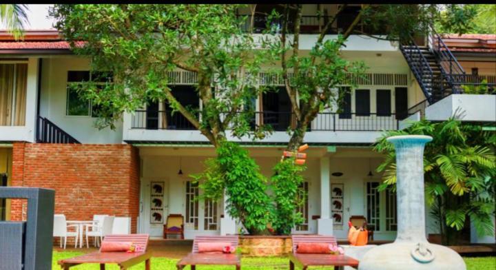 Lanka Bangla Inn Villas Restaurant & Travels Katunayaka Exterior foto